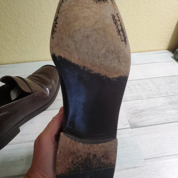 Pair of Prada Men’s Bown Leather Loafers Size 8 Made in Itay Toe - Heal 12” OSD - Picture 12 of 15